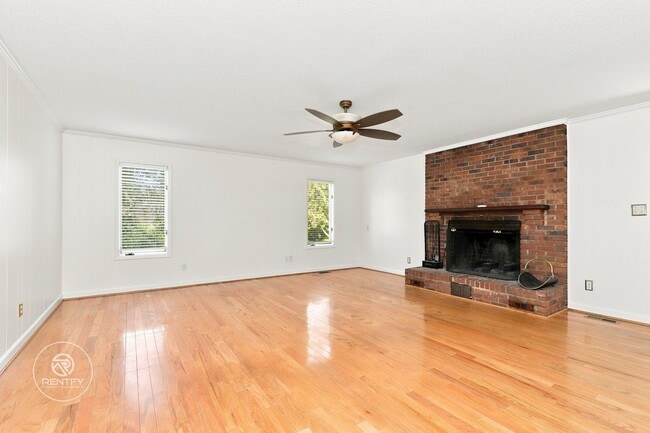 Photo - 4449 Orchard Knob Ln