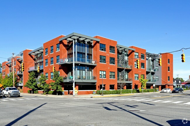 Primary Photo - Main Street Lofts