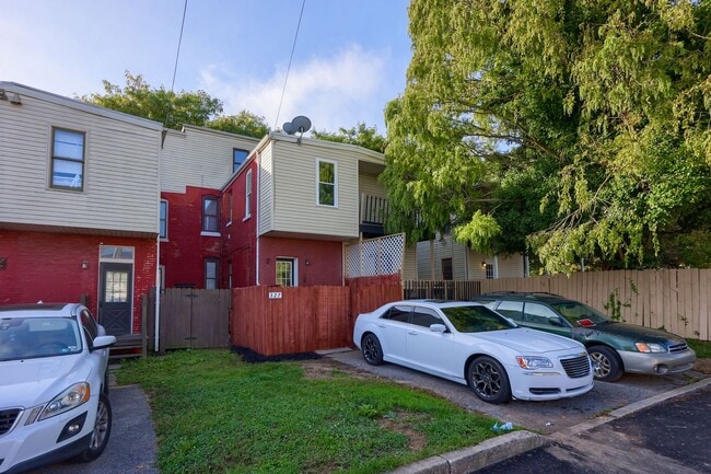 Photo - Beautifully Remodeled 5 Bed/1.5 Bath Townhouse-York City SD