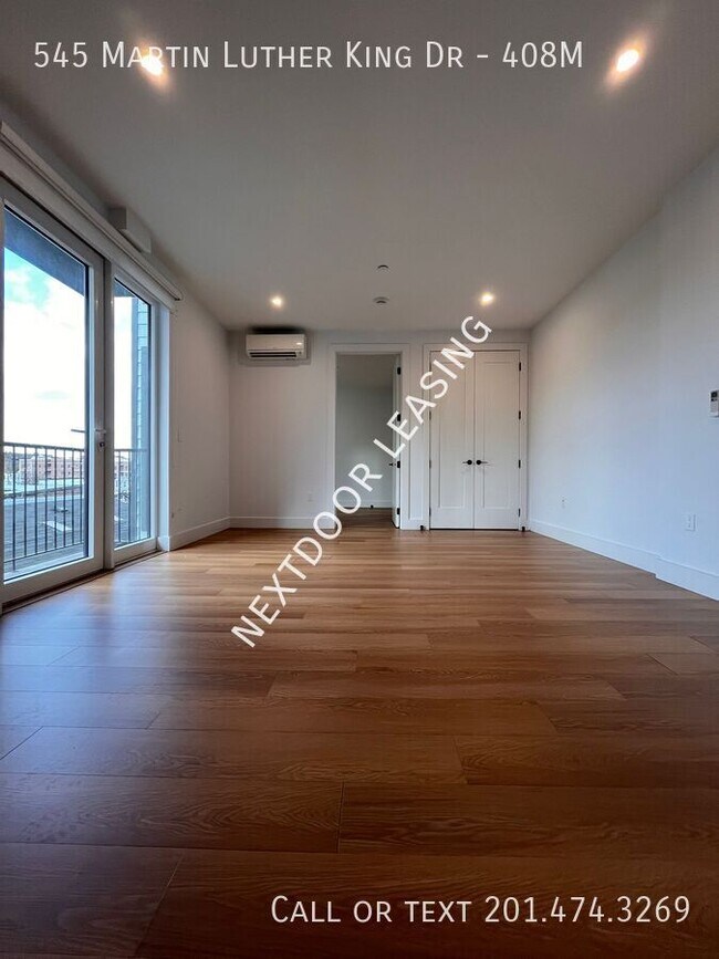 Photo - 545 M.L.K. Drive Unidad 408M