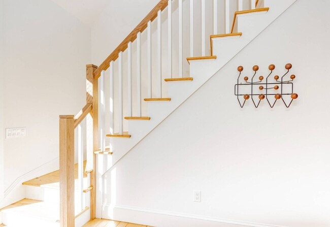 Photo - 212 Meadows W