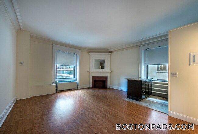 62 Boylston St Unidad L04