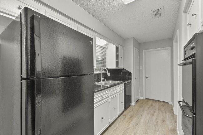 Photo - 16310 Cavendish Dr