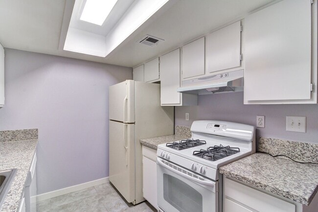 Photo - 417 N Lamb Blvd