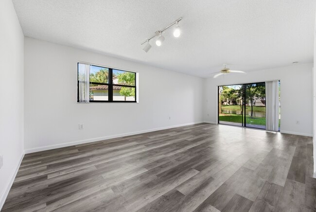 Photo - 9877 Nob Hill Ct Unidad 9877