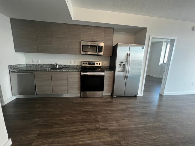 Building Photo - 1344 NE Miami Ct Unit B2 Rental