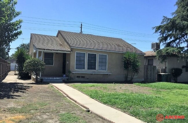 Cozy Home Off Truxtun and Oak! - Cozy Home Off Truxtun and Oak!