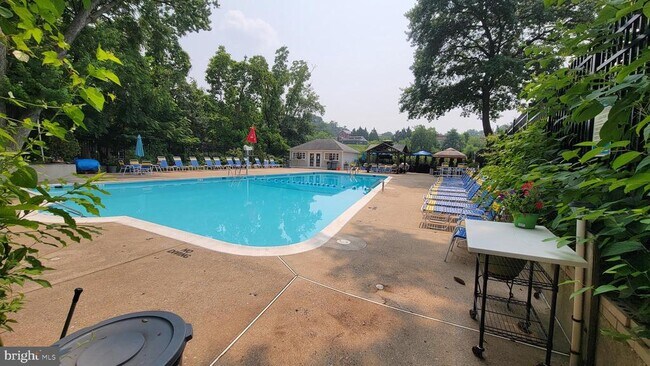Photo - 1210 N Taft St Unit 103