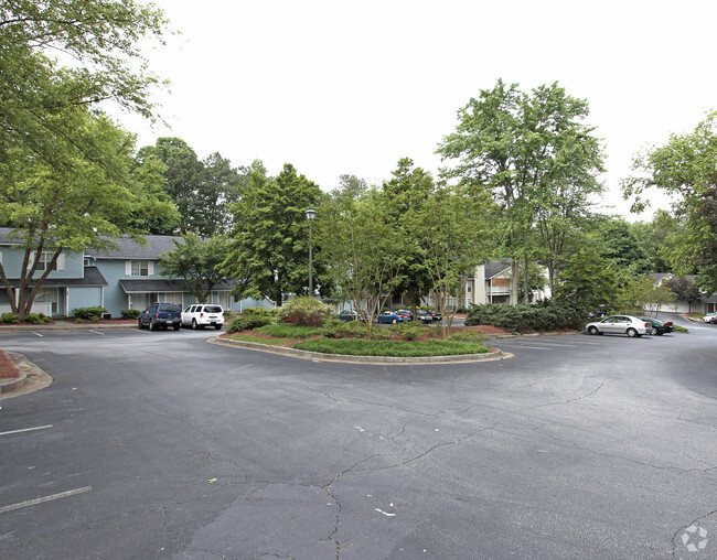 Building Photo - The Gardens of East Cobb Rental