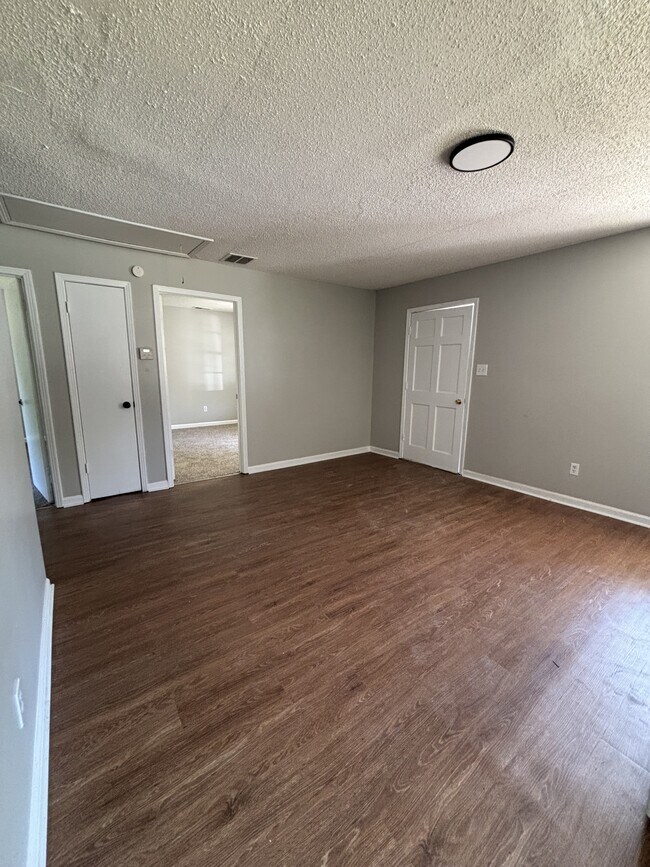 Photo - 111 E Cherry St