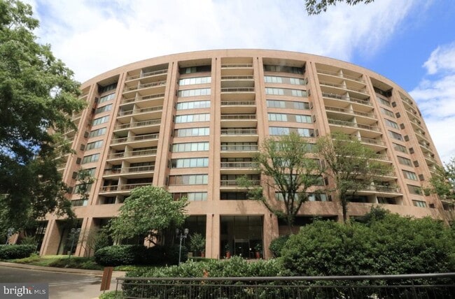 Photo - 1805 Crystal Dr Apartment Unit 204S