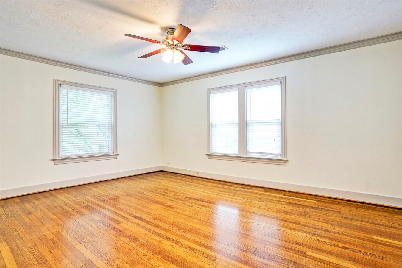 Photo - 2324 Goldsmith St