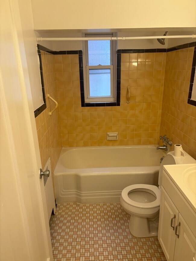 Photo - 1820 Losantiville Ave Unidad 1