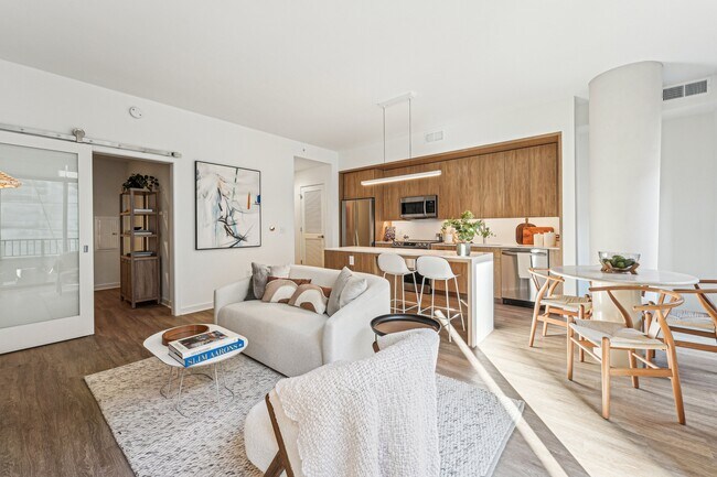 4909 Auburn