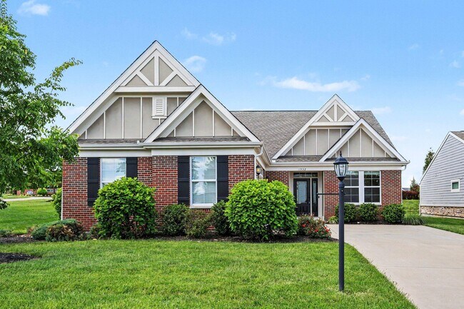 1332 Woodlawn Ct