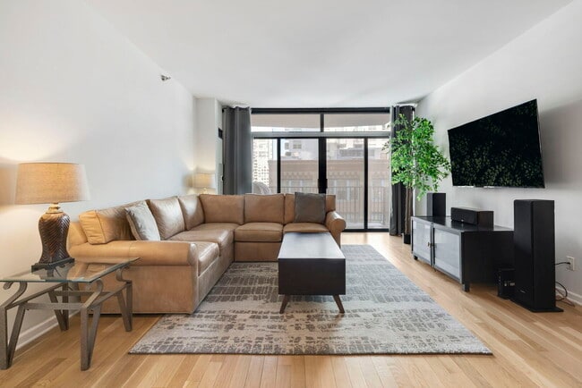 Photo - 435 W Erie St Unit 804