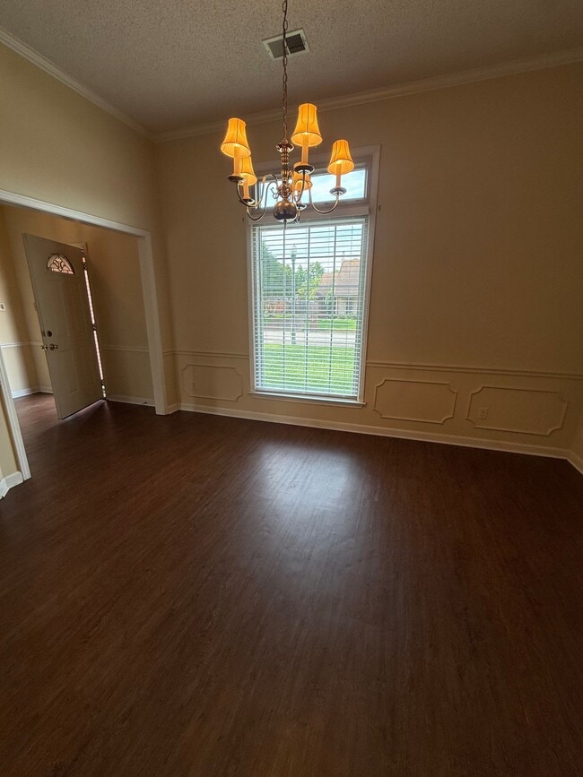 Photo - 8142 Creekside Cir S
