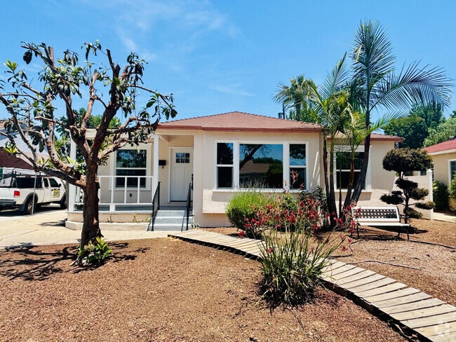 Building Photo - 6533 Balcom Ave Rental