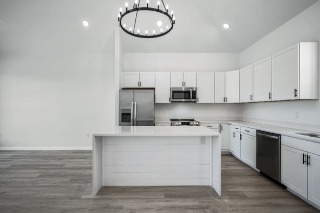 208 Jax Sq