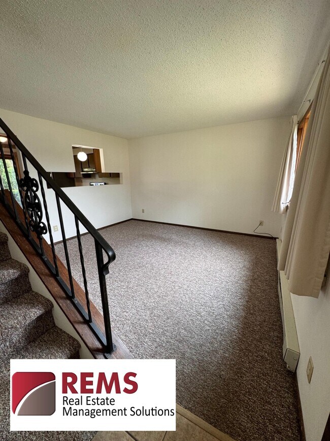 709 12th St Townhome Townhome Rental in Baraboo WI