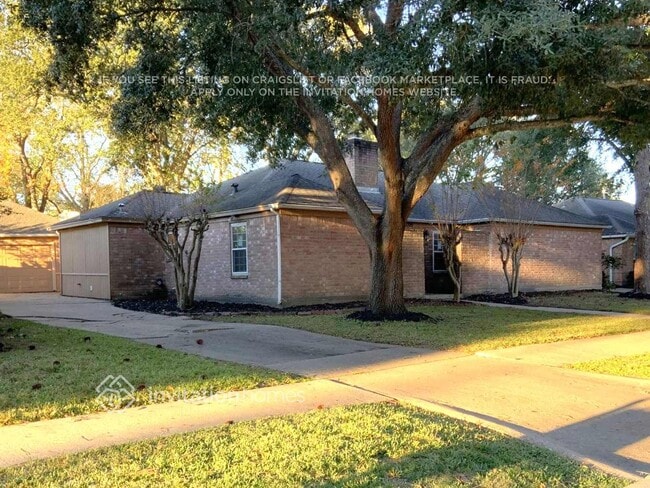 Building Photo - 16395 Havenpark Dr