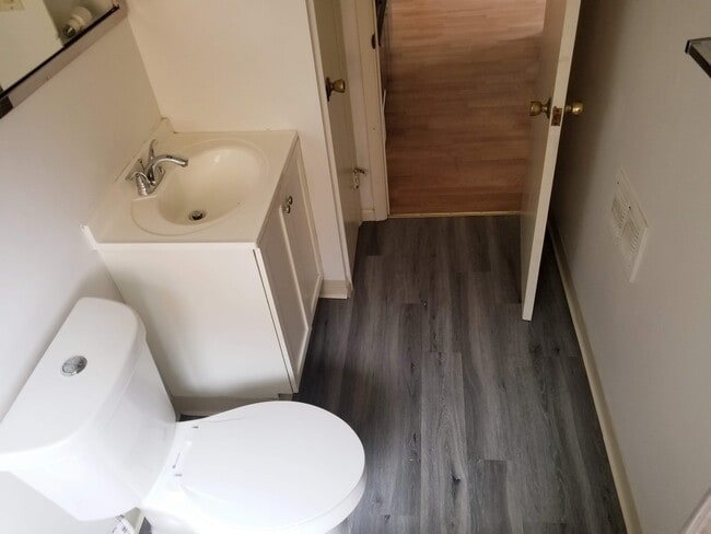 Photo - Kamms Premiere Apartments