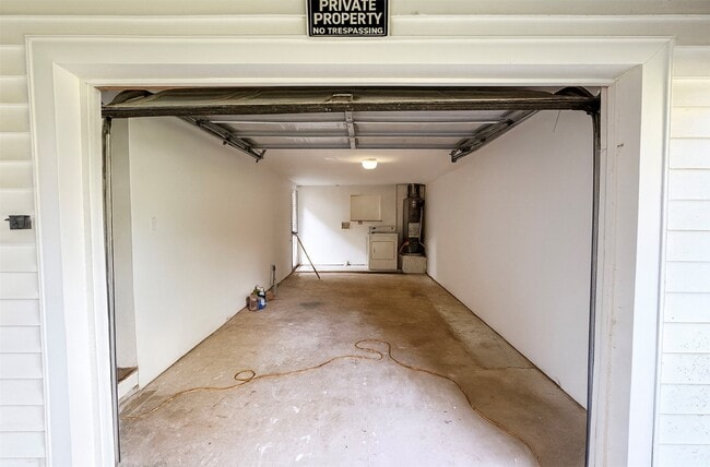 Photo - 5717 Eunice St