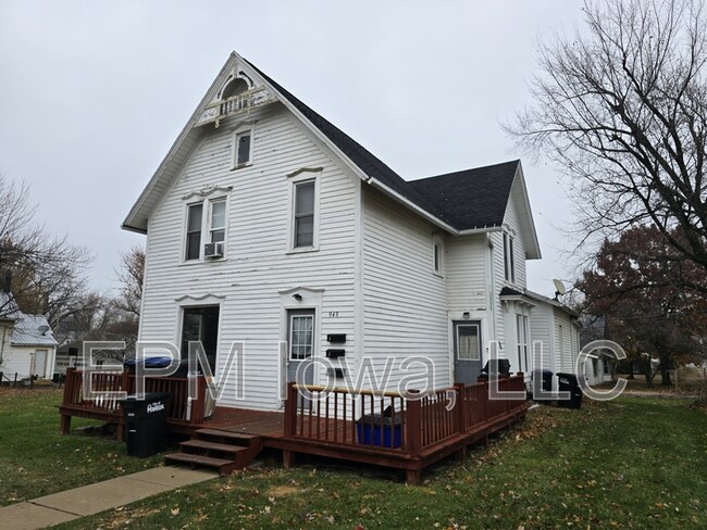 Building Photo - 949 13th St