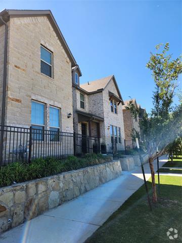 Building Photo - 6820 Meadow Crest Dr Rental
