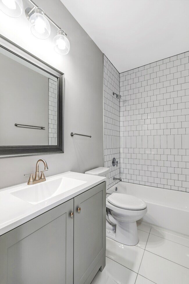 Photo - 3409 Juniata St - B