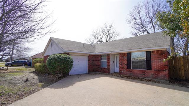 Photo - 403 E R Ellis Ave