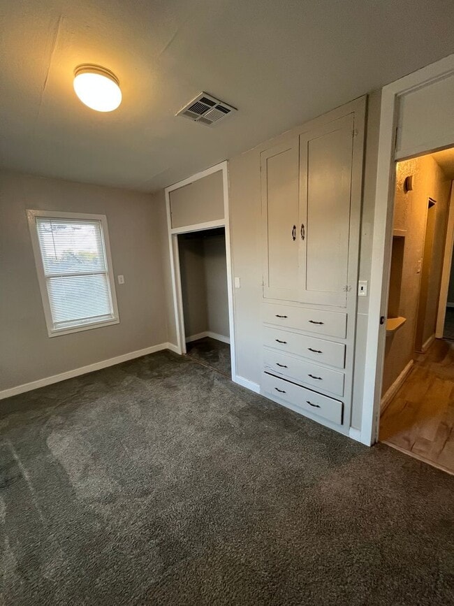 Photo - Beautiful upstairs 3 bed 1 bath apartment ...