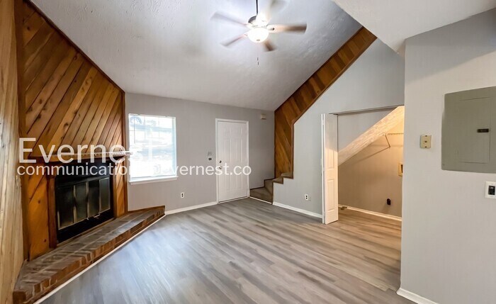 3380 Shadowlawn Dr
