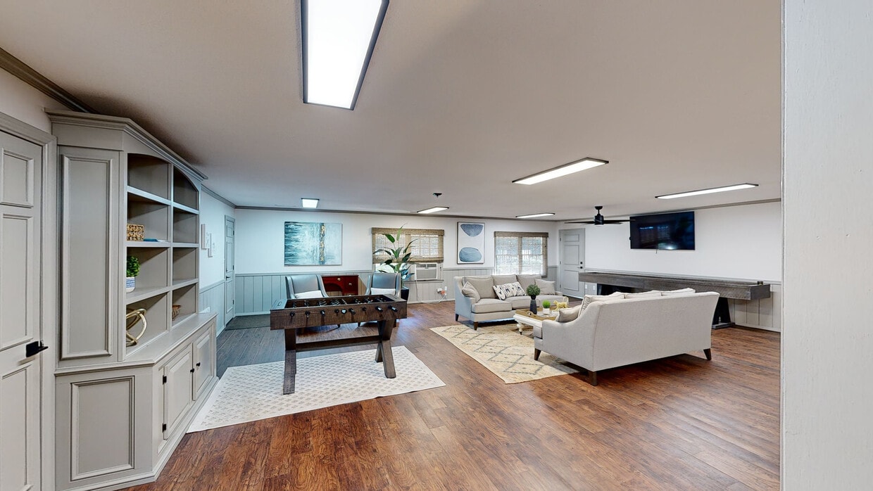 Photo - Chateau Apartments - New