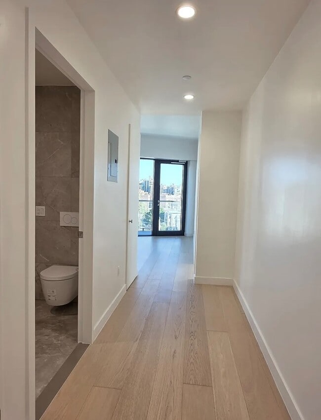 Photo - 30-05 Vernon Blvd