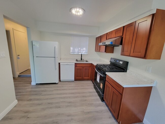 Building Photo - Newly Renovated 3bed/1.5bath Home in Ranch...