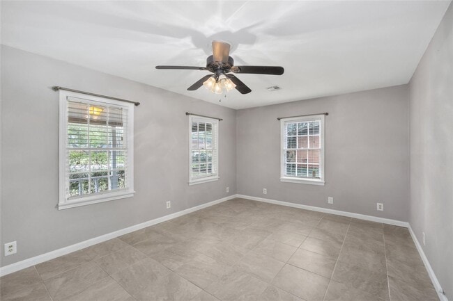 Photo - 1110 Woods Dr