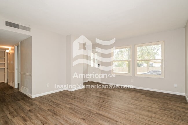 Photo - 11020 Linnell Dr