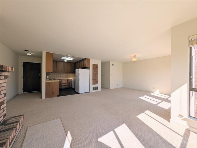 Photo - 2414 Pine St Unidad 301