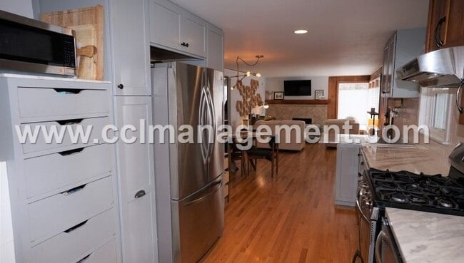 Photo - 501 W Dean Ave