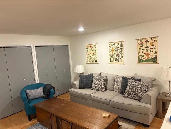 Photo - 924 NE 147th St