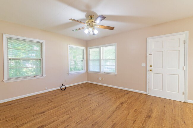 Photo - Lakebottom Duplex