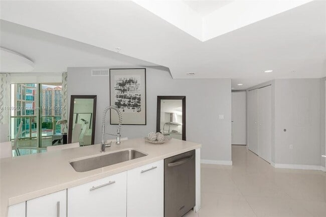 Photo - 3 bedroom in Sunny Isles Beach FL 33160