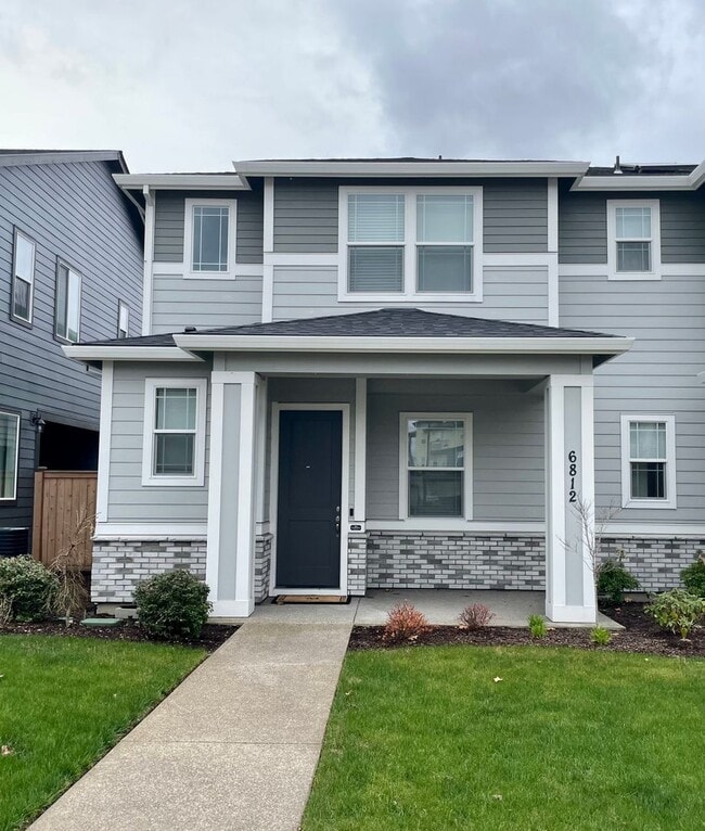 Building Photo - Hillsboro 3 Bed 2.5 Bath Townhome in Reeds Crossing ~ Includes A/C, 2 Car Garage w/ Level 2 Charg...