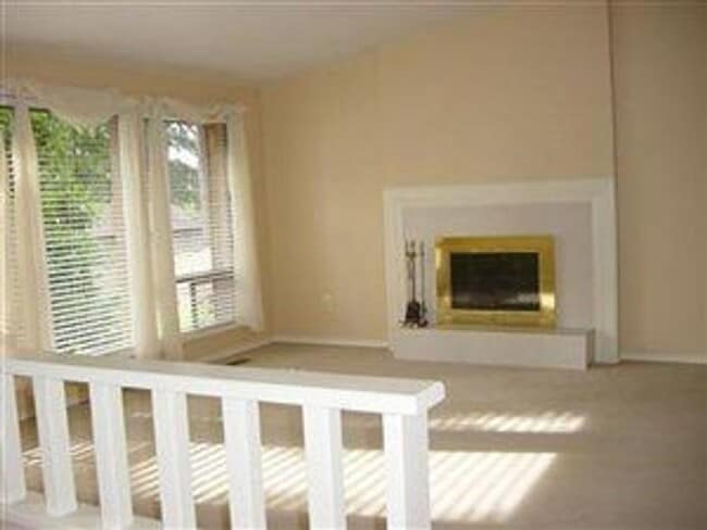 Photo - Pre-lease July - 4Bd/2Ba