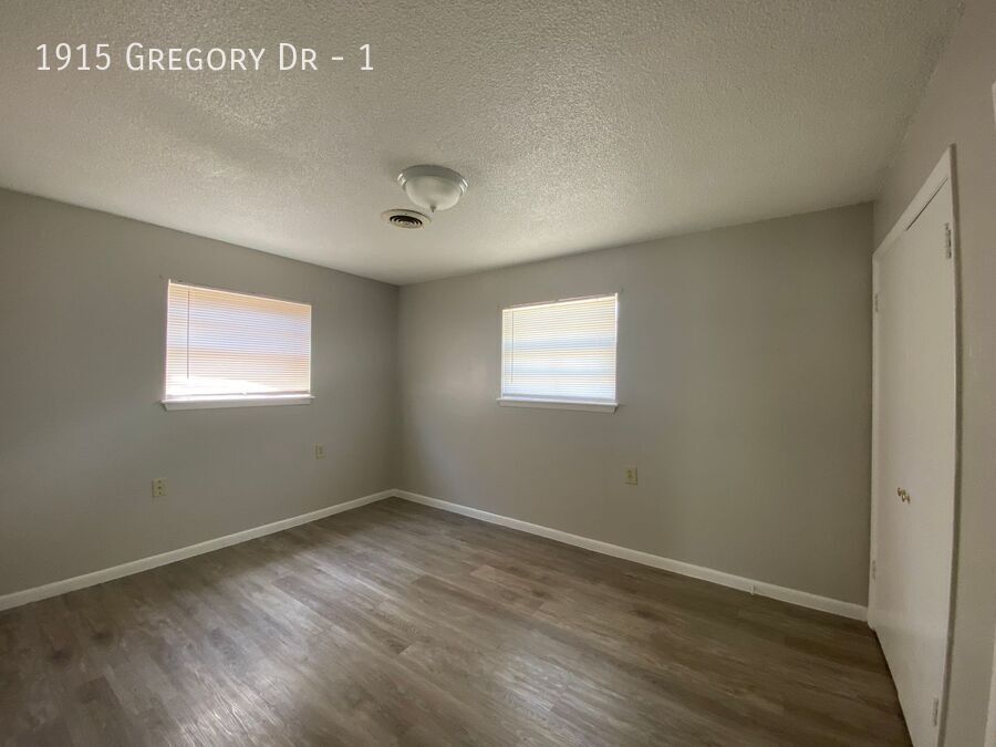 Photo - 1915 Gregory Dr Apartment Unit 1