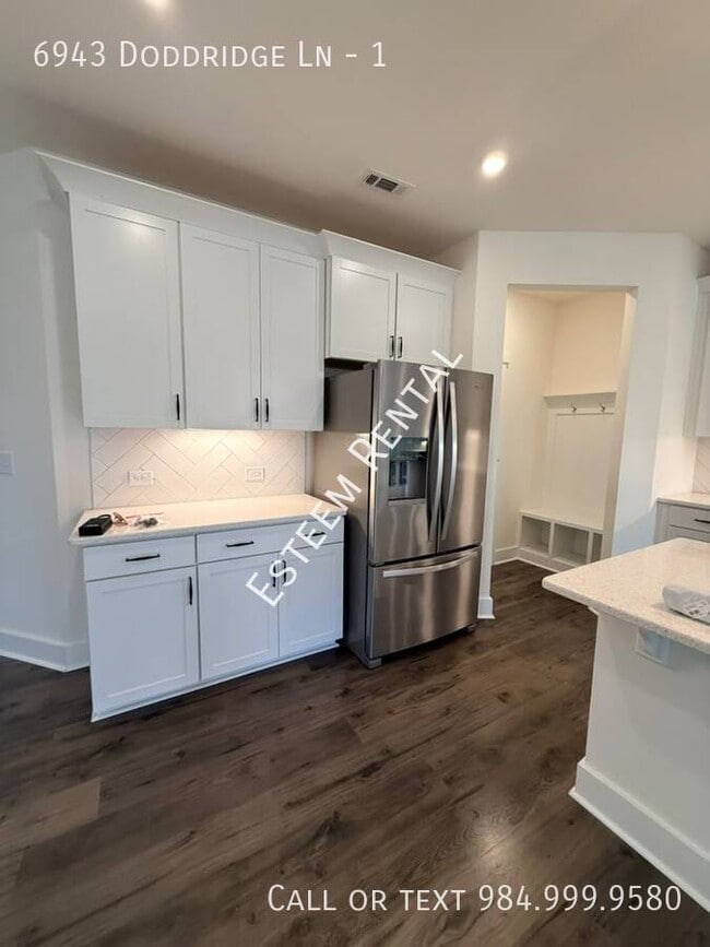 Photo - 6943 Doddridge Ln