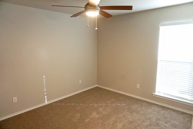 Photo - Beautiful Home Located In Milwaukee Ridge Division & Minutes From W. Loop 289 Access!