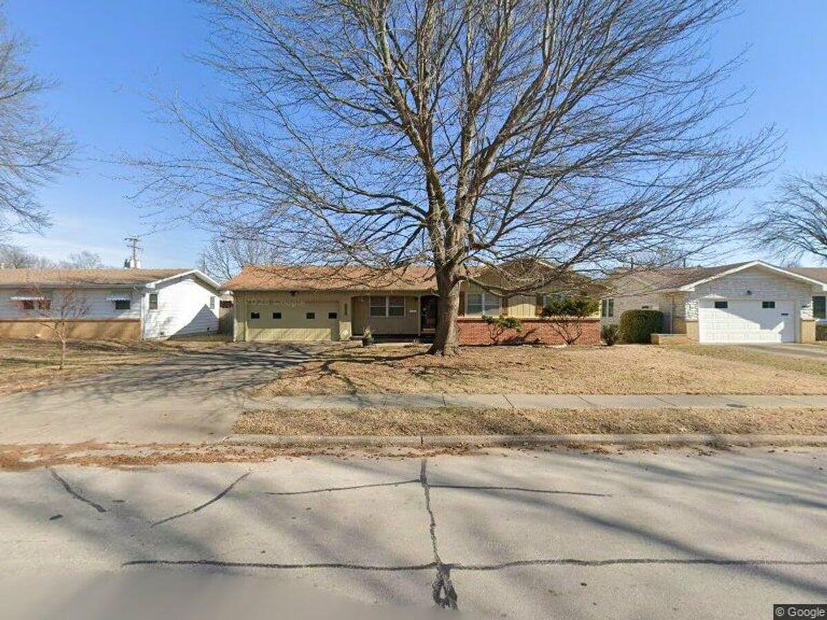 Photo - 2828 S Stewart Ave