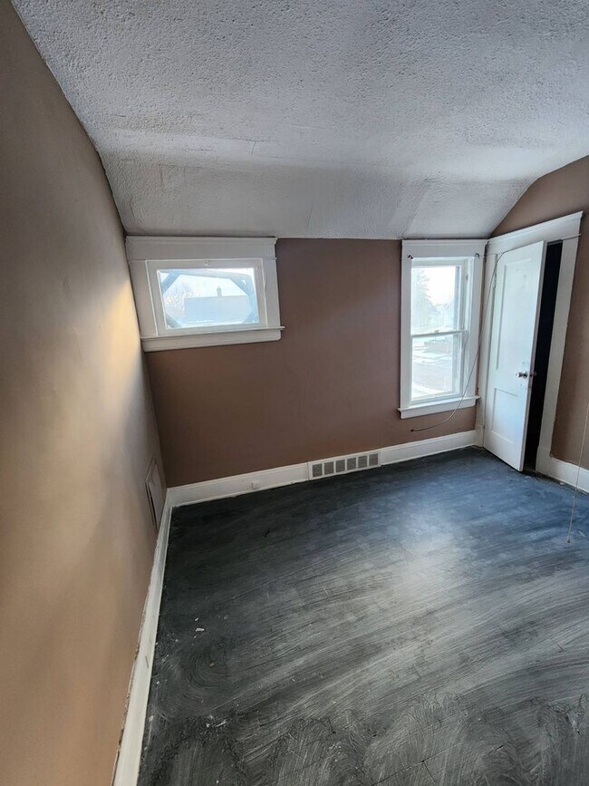 Photo - 4291 E 114th St Unidad 2